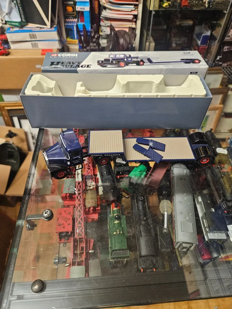 Corgi Scammel Tractor Unit and Low Loader Trailer - Image 3