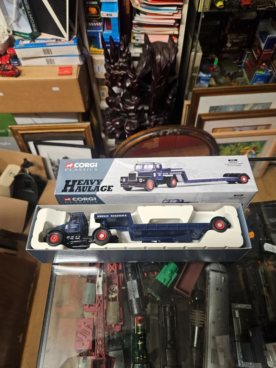 Corgi Scammel Tractor Unit and Low Loader Trailer - Image 1