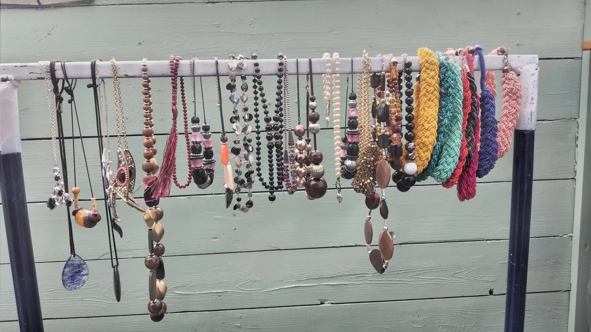 Costume Jewellery - Image 2