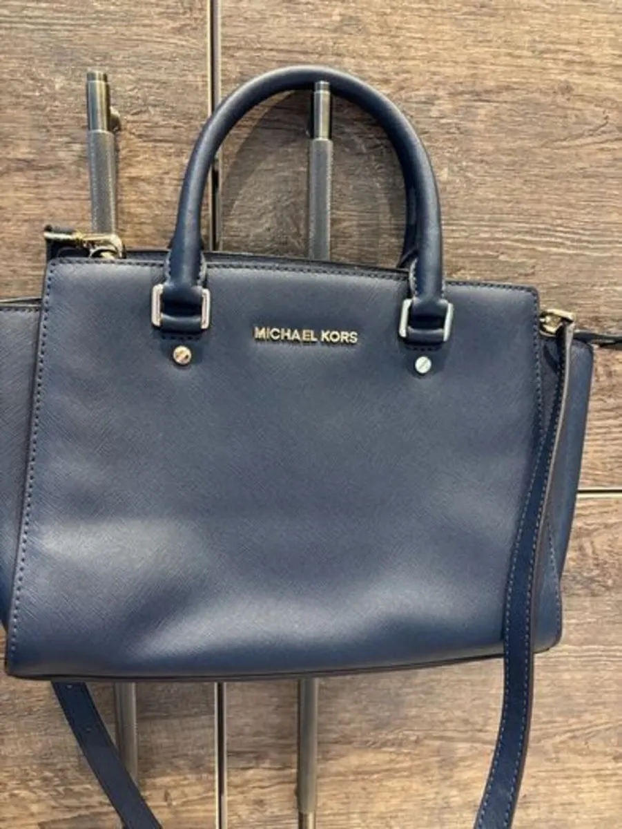 Michael Kors 30S3GLMS7L Selma Clalfskin Tote - Image 1