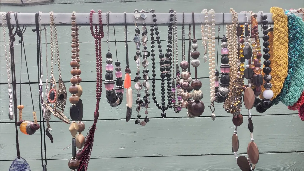 Costume Jewellery - Image 4