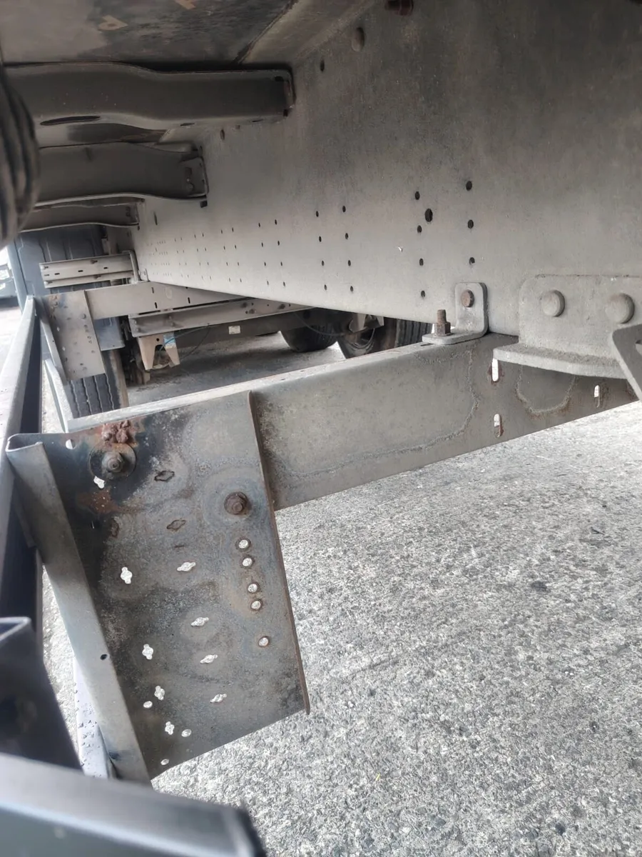 2016 Schmitz 4.4 high Curtainsider front & rear - Image 4