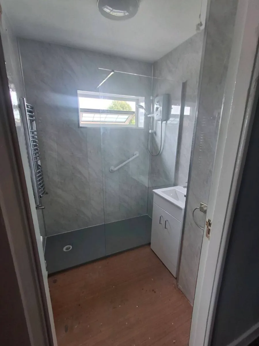 Bathroom renovations - Image 4