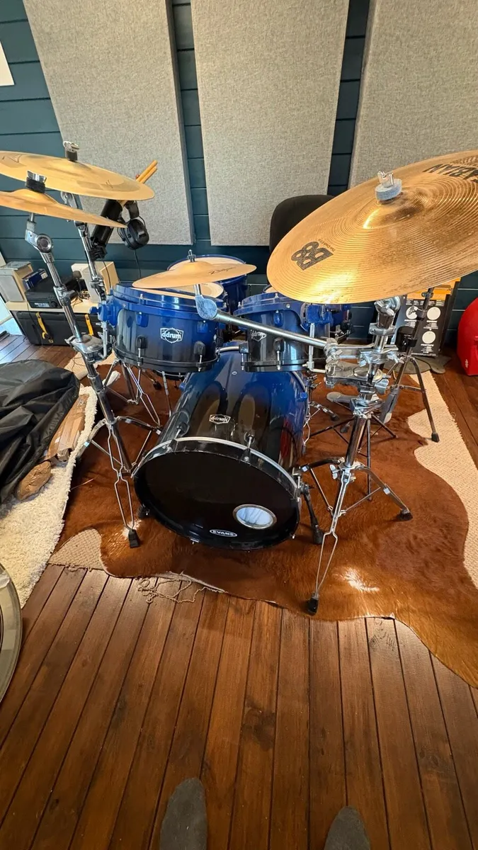 Professional drum kit - Image 4