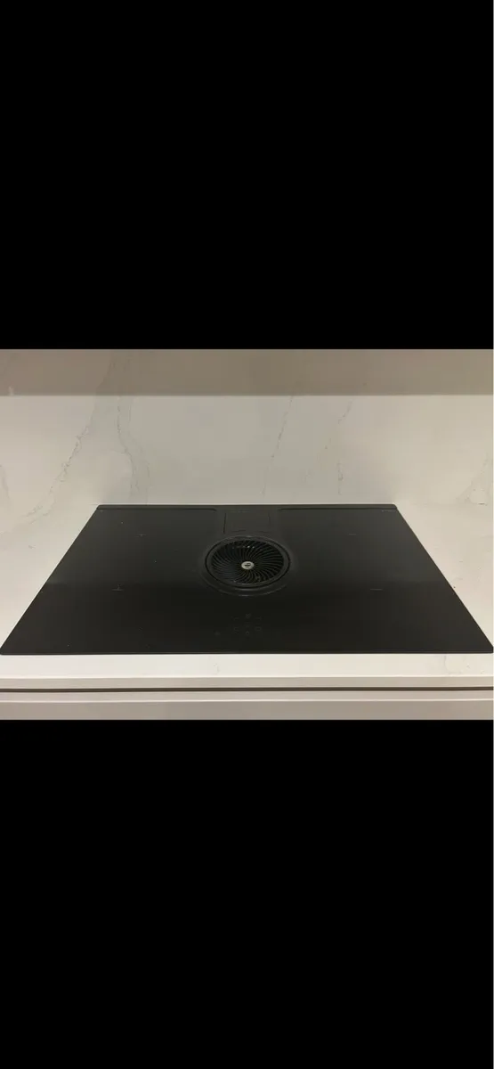 Induction Hob with built in extractor - Image 1