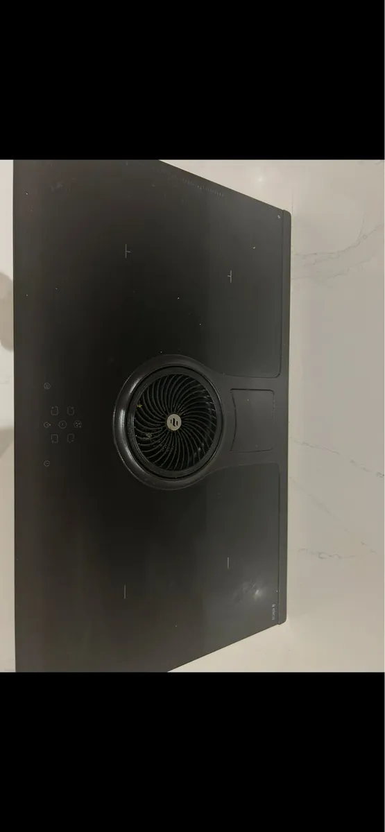 Induction Hob with built in extractor - Image 3