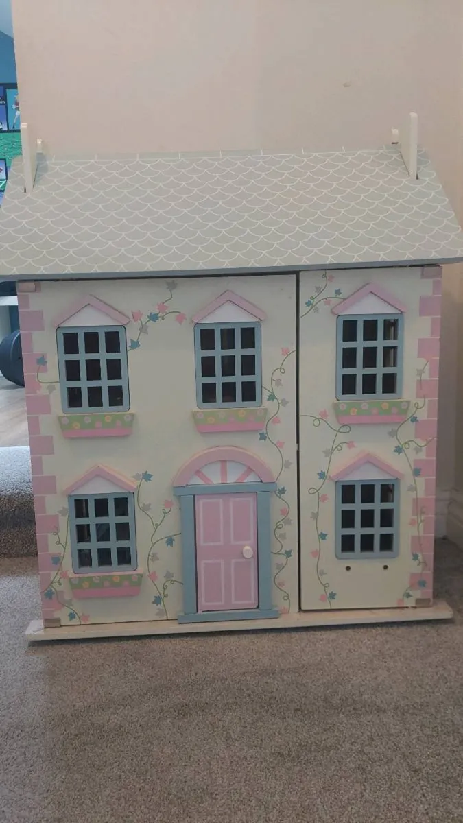 Toy dolls house - Image 1
