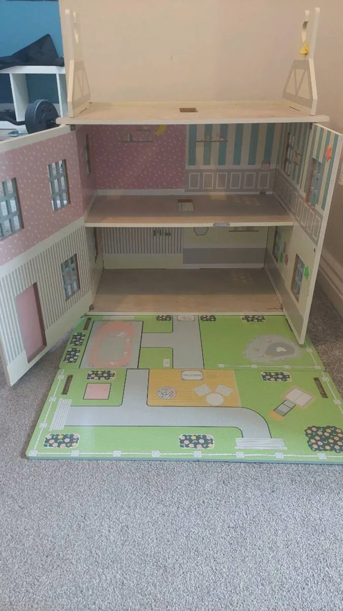 Toy dolls house - Image 2