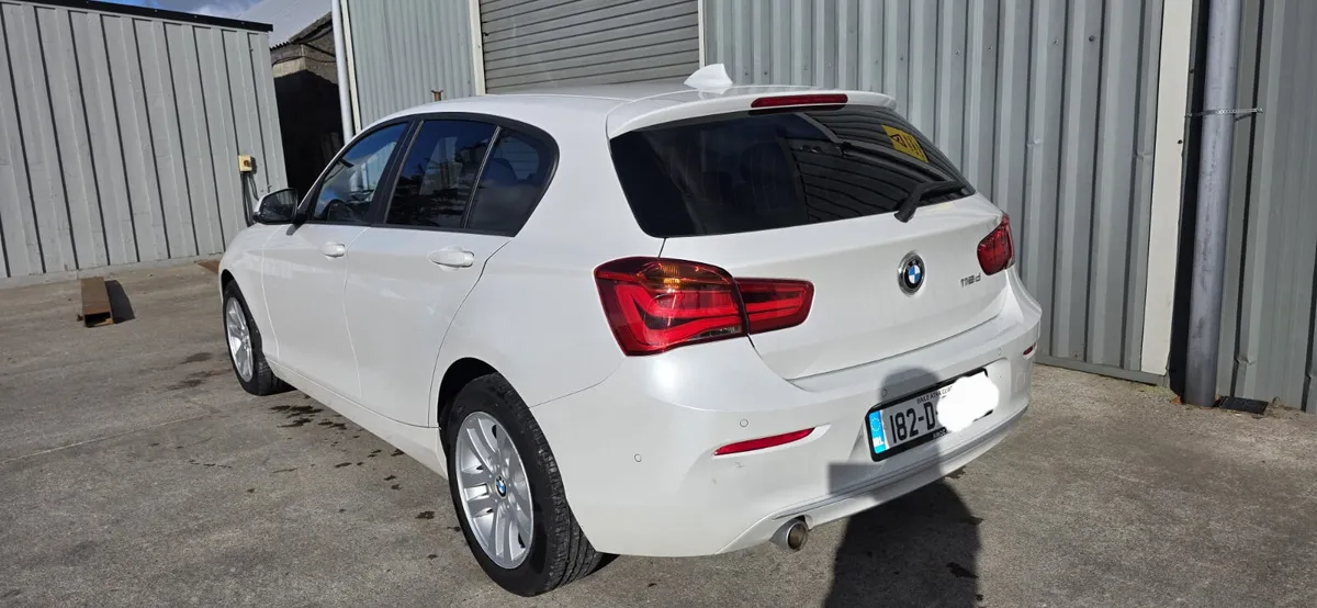 182 BMW 118 AUTO DIESEL - Image 3