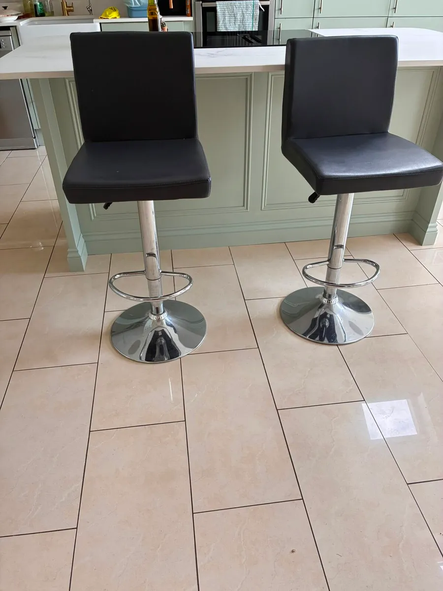 Adjustable Kitchen Island Bar Chairs - Image 2