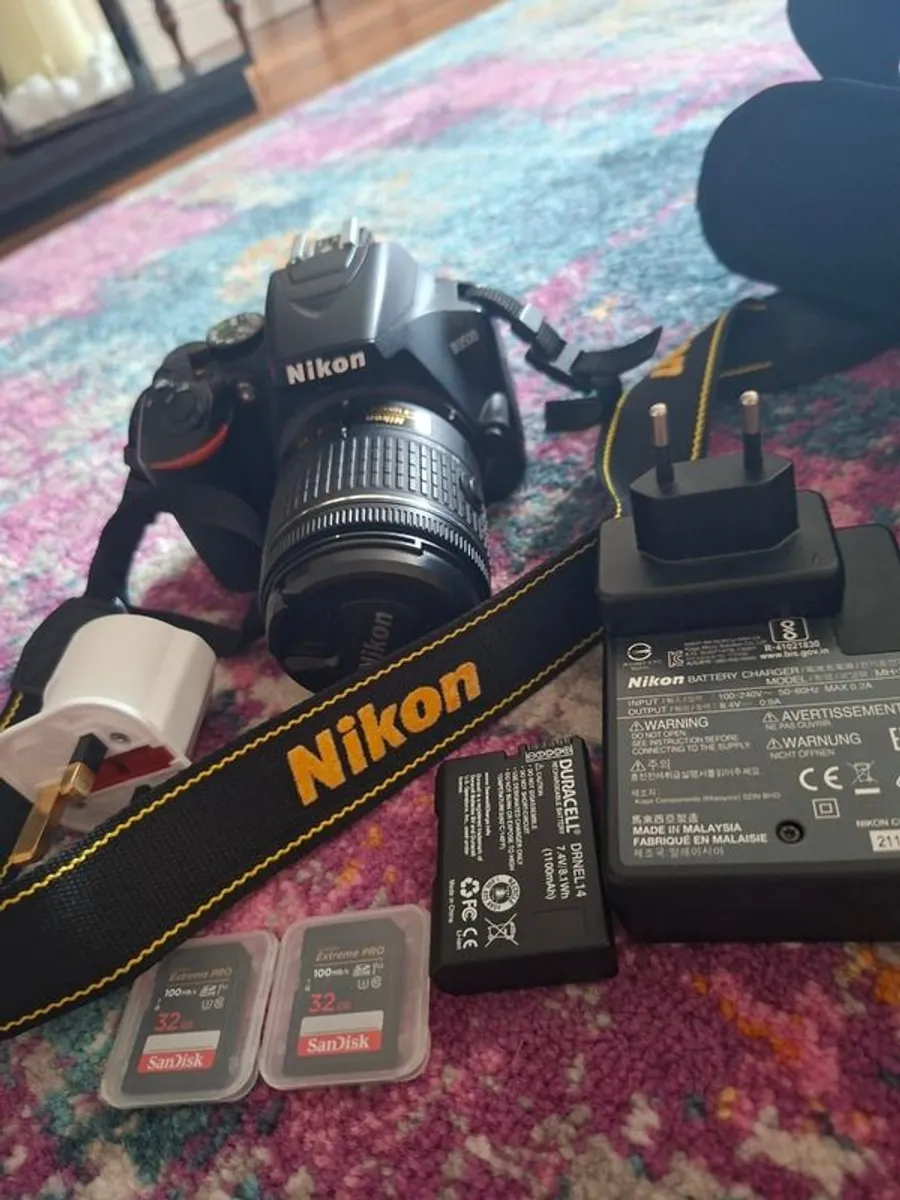 Nikon D3500 plus accessories - Image 2