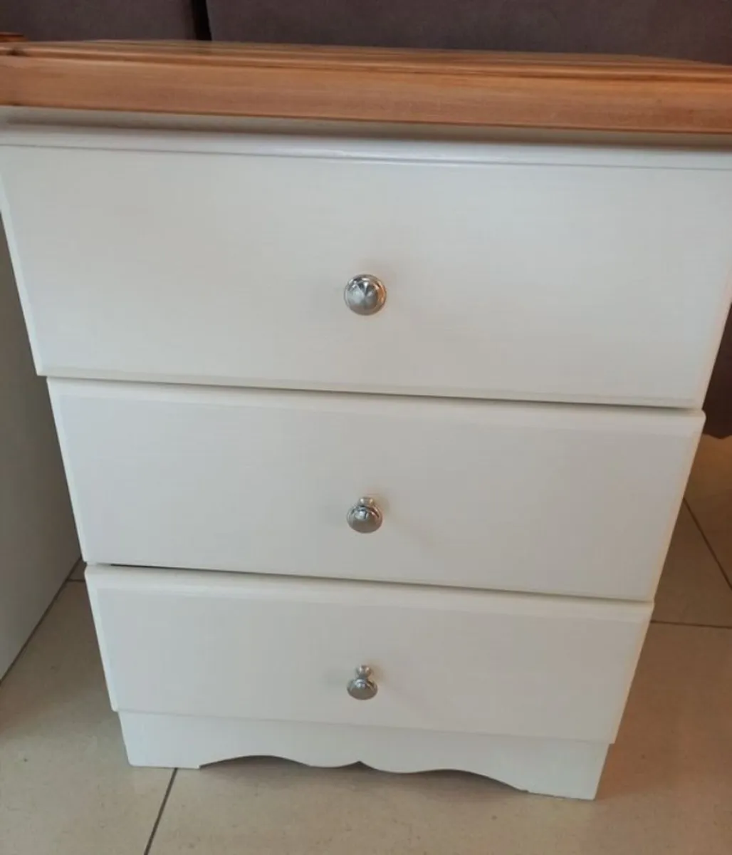 Chest of drawers - Image 2
