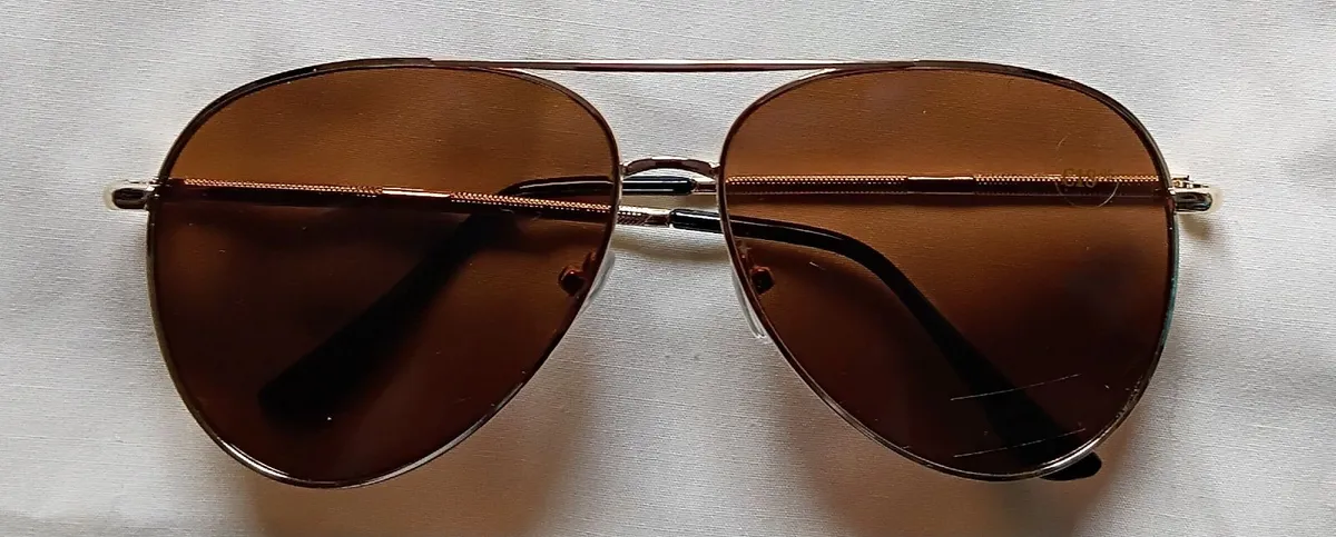 Aviator style sunglasses - Image 2