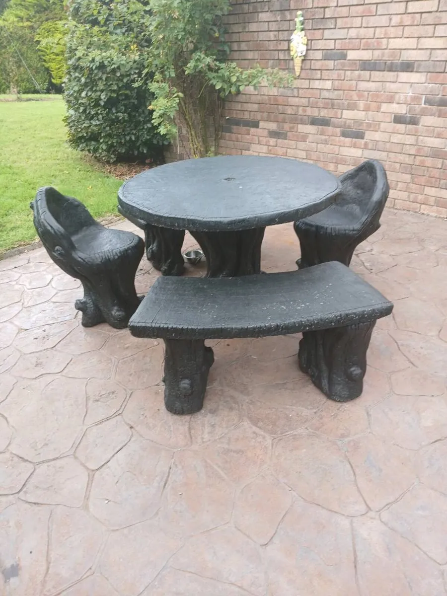 Garden table and chairs - Image 3