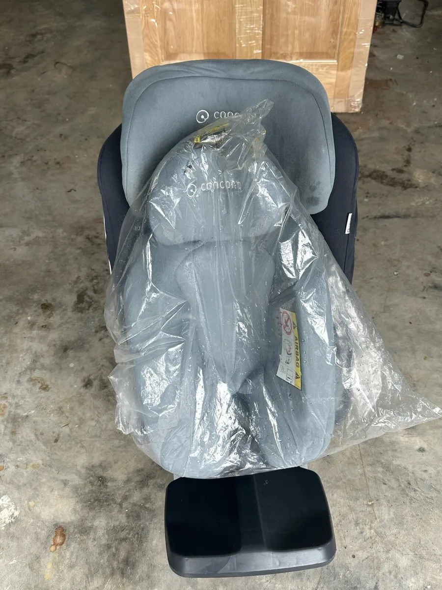 Concord reverso extended rear facing car seat - Image 1