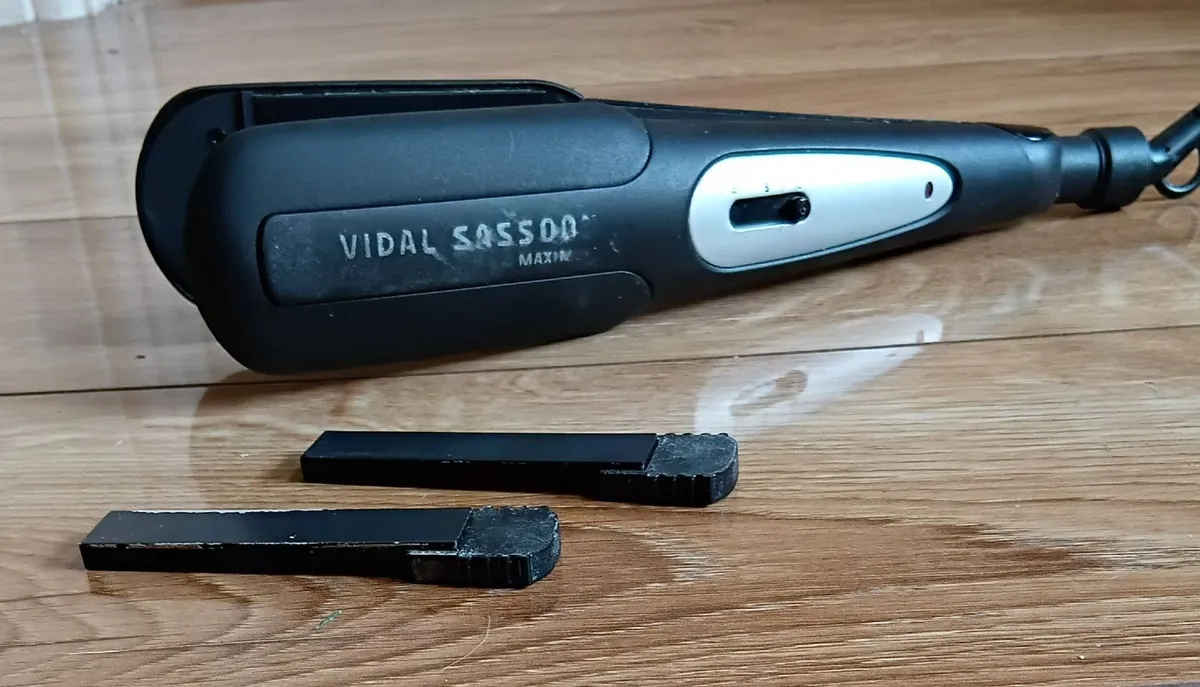 Hair straightener - Image 1