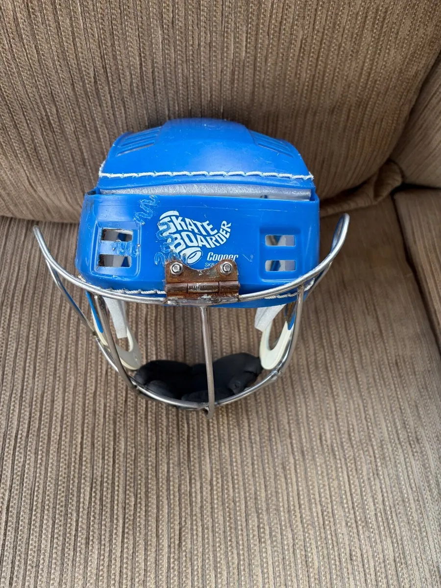 Hurling helmet - Image 3