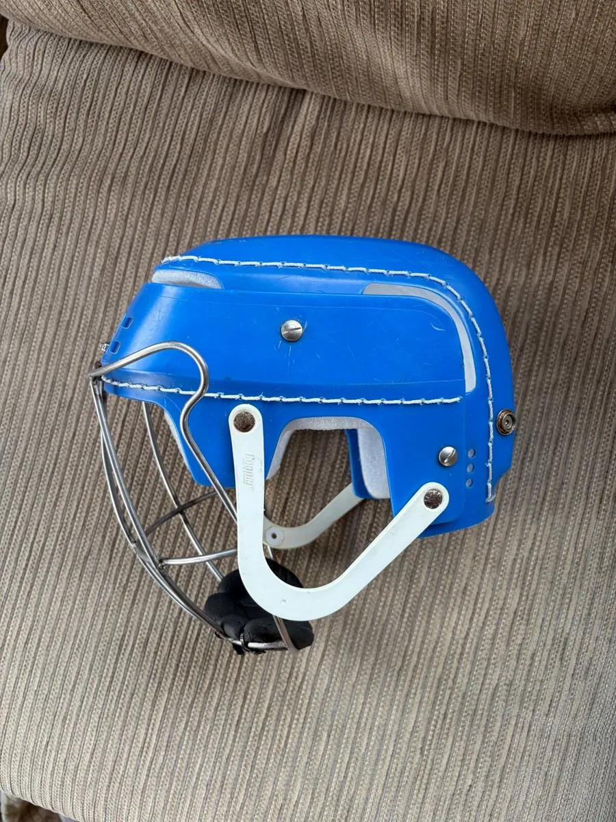 Hurling helmet - Image 4