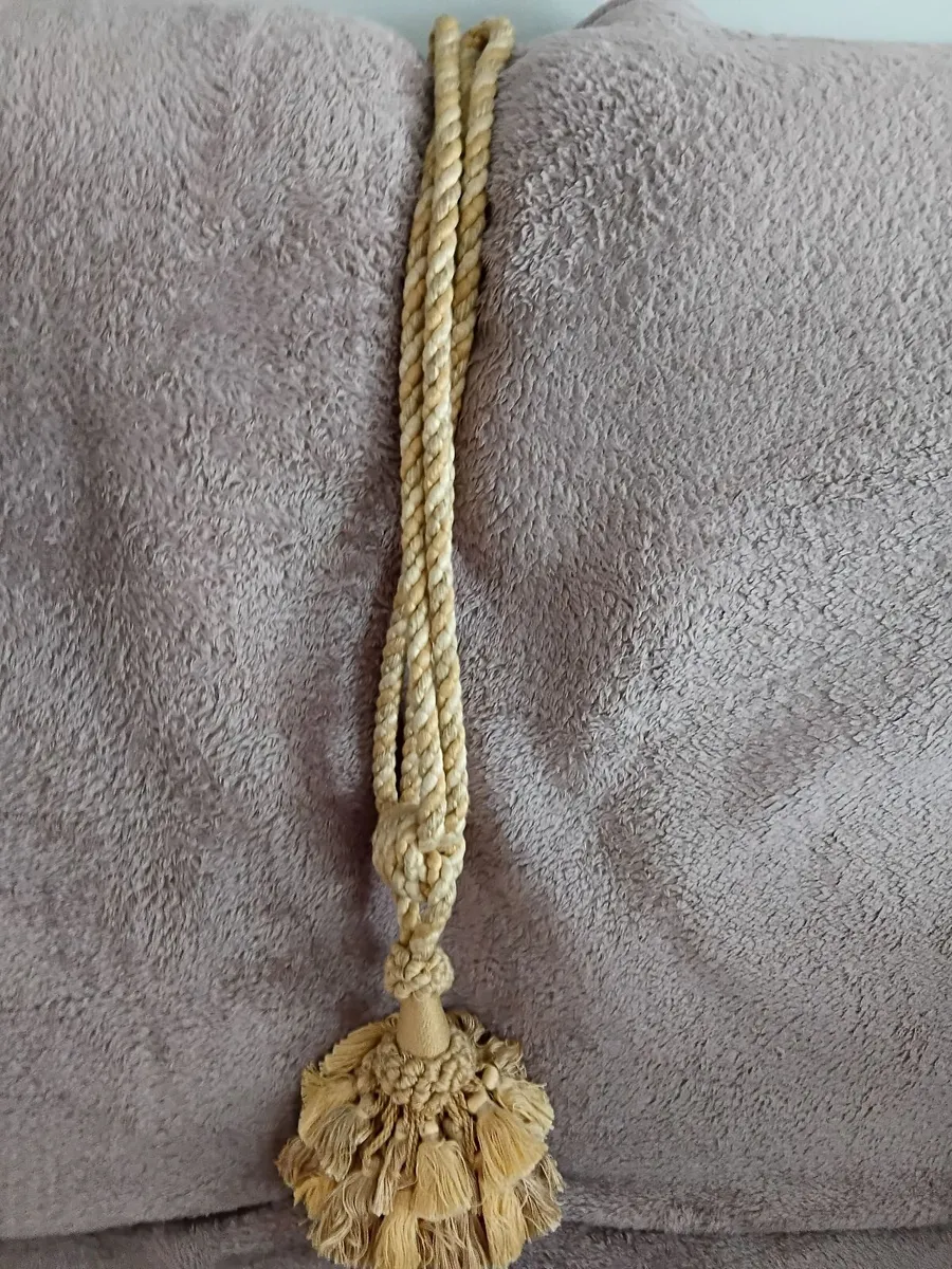Curtain tie backs - Image 1