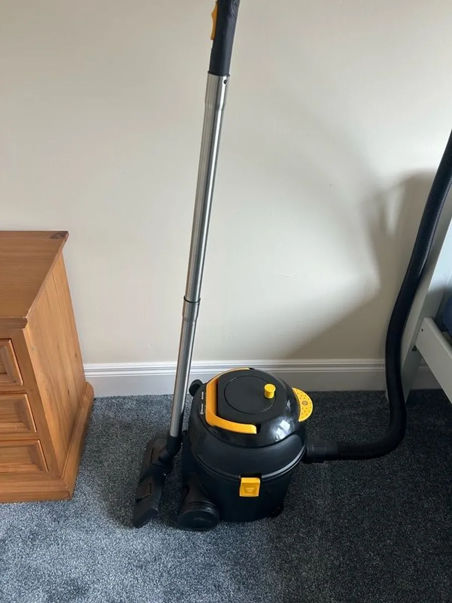 Industry quality Vac Master Hoover. - Image 2