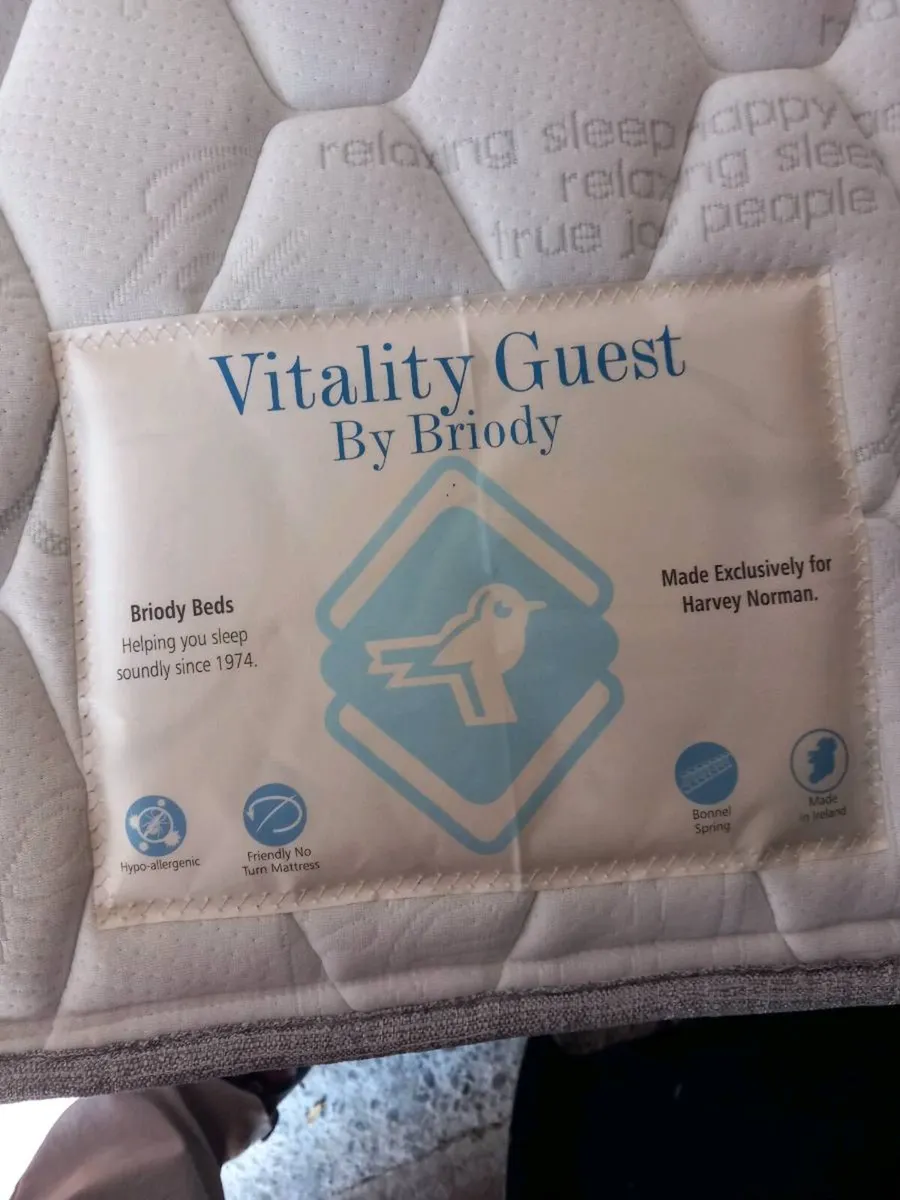 Bed - Image 1