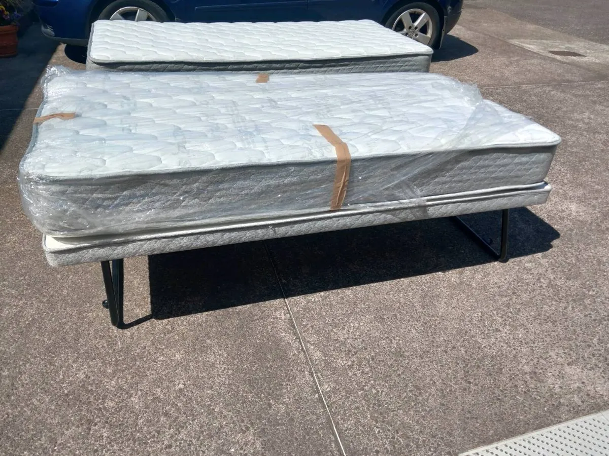 Bed - Image 3