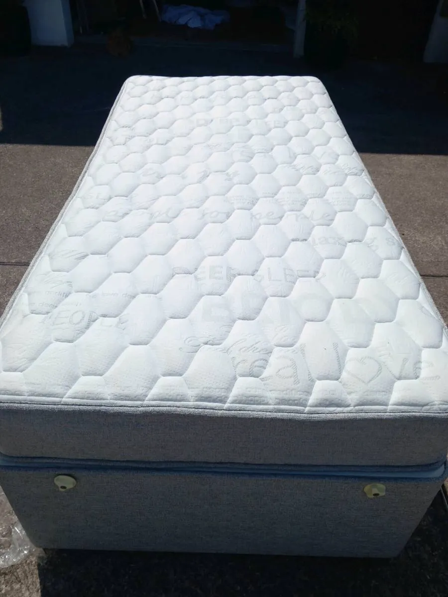 Bed - Image 4