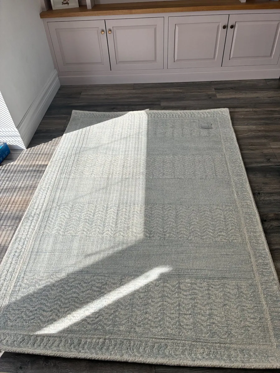 Brand New with Tags 100 % Wool Rug - Image 3