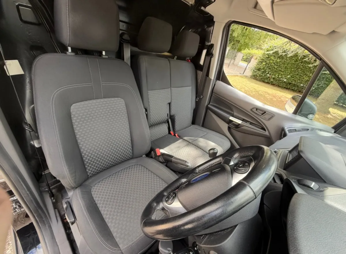 2022  Ford Transit Connect LWB  Stunning Condition - Image 4
