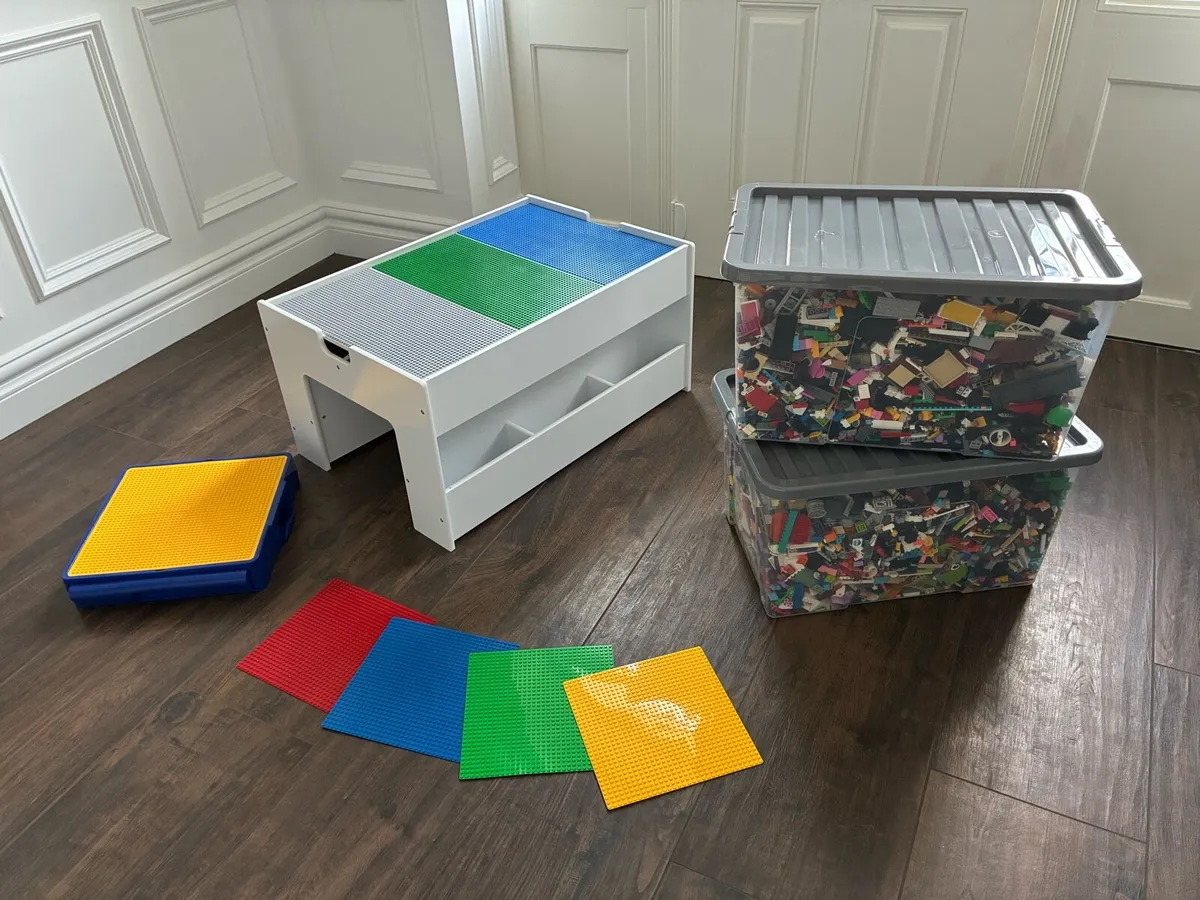Lego and lego table - Image 1