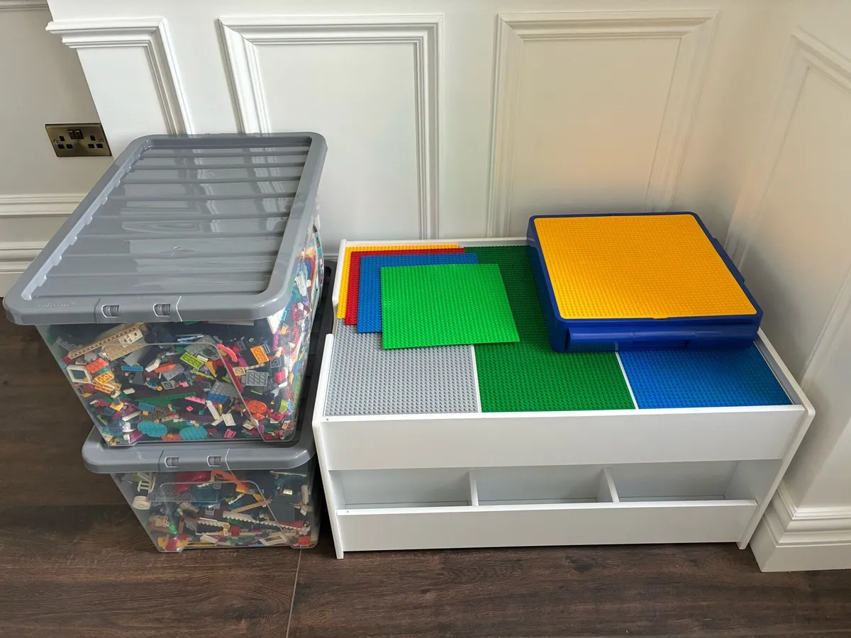 Lego and lego table - Image 2