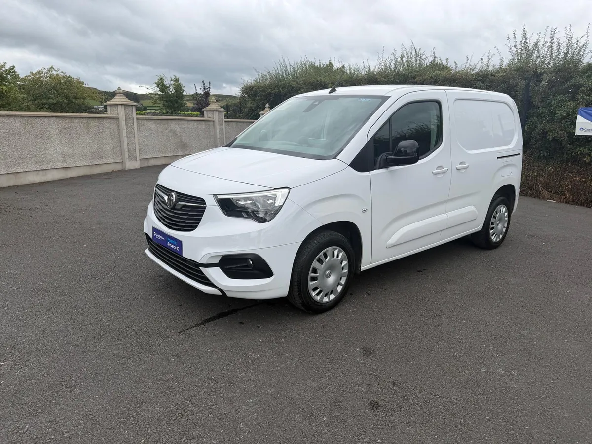 Vauxhall Combo 6 Speed Manual - HIGH SPEC - Image 3