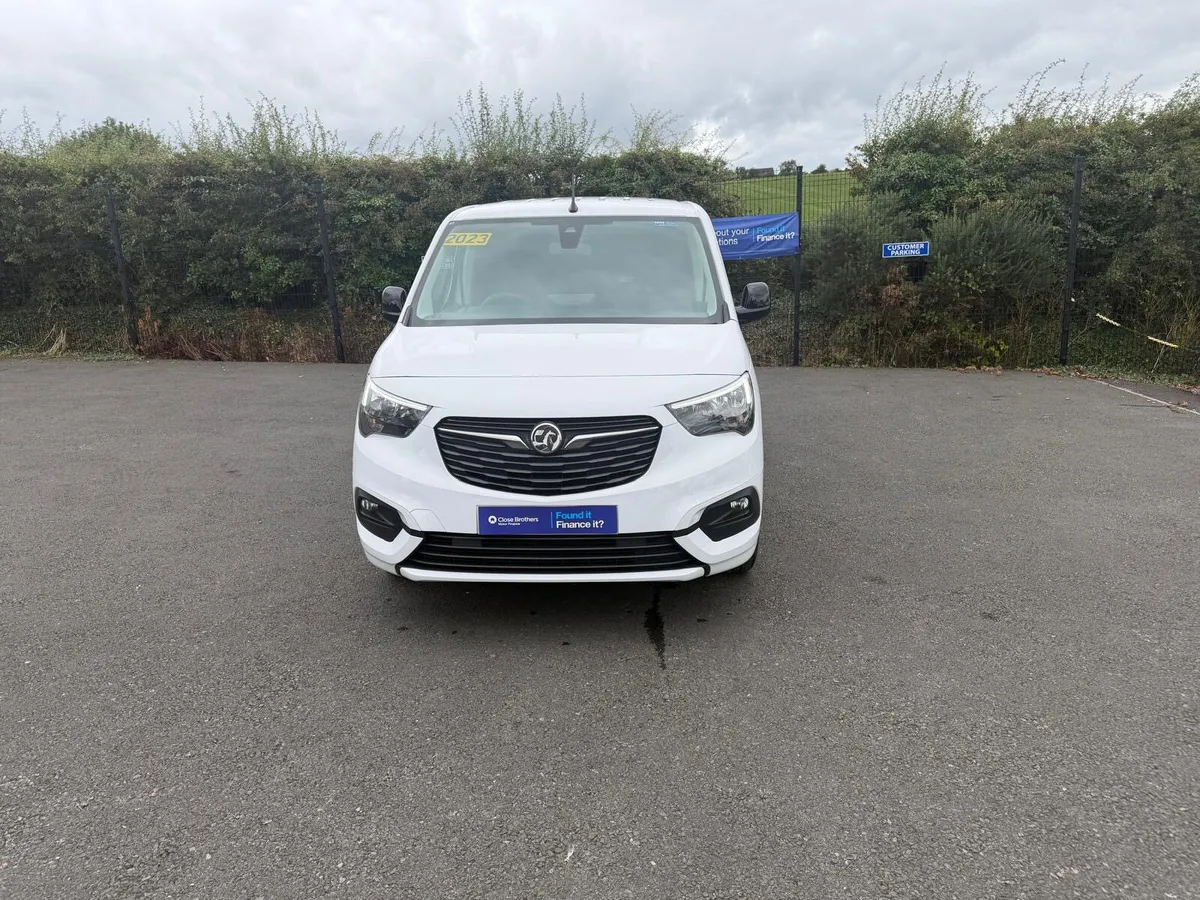 Vauxhall Combo 6 Speed Manual - HIGH SPEC - Image 2