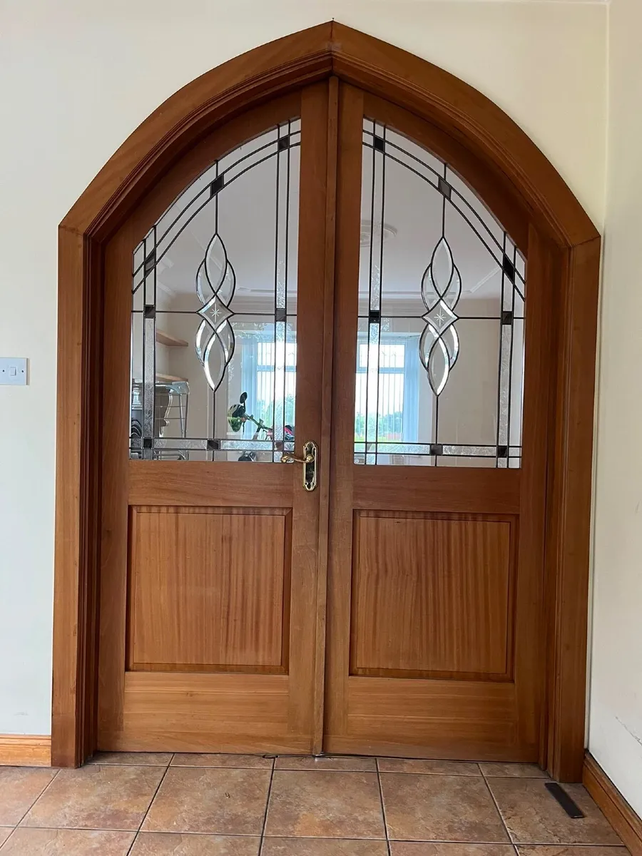 9 Plain Mahogany doors + 3 glass panels - Image 2