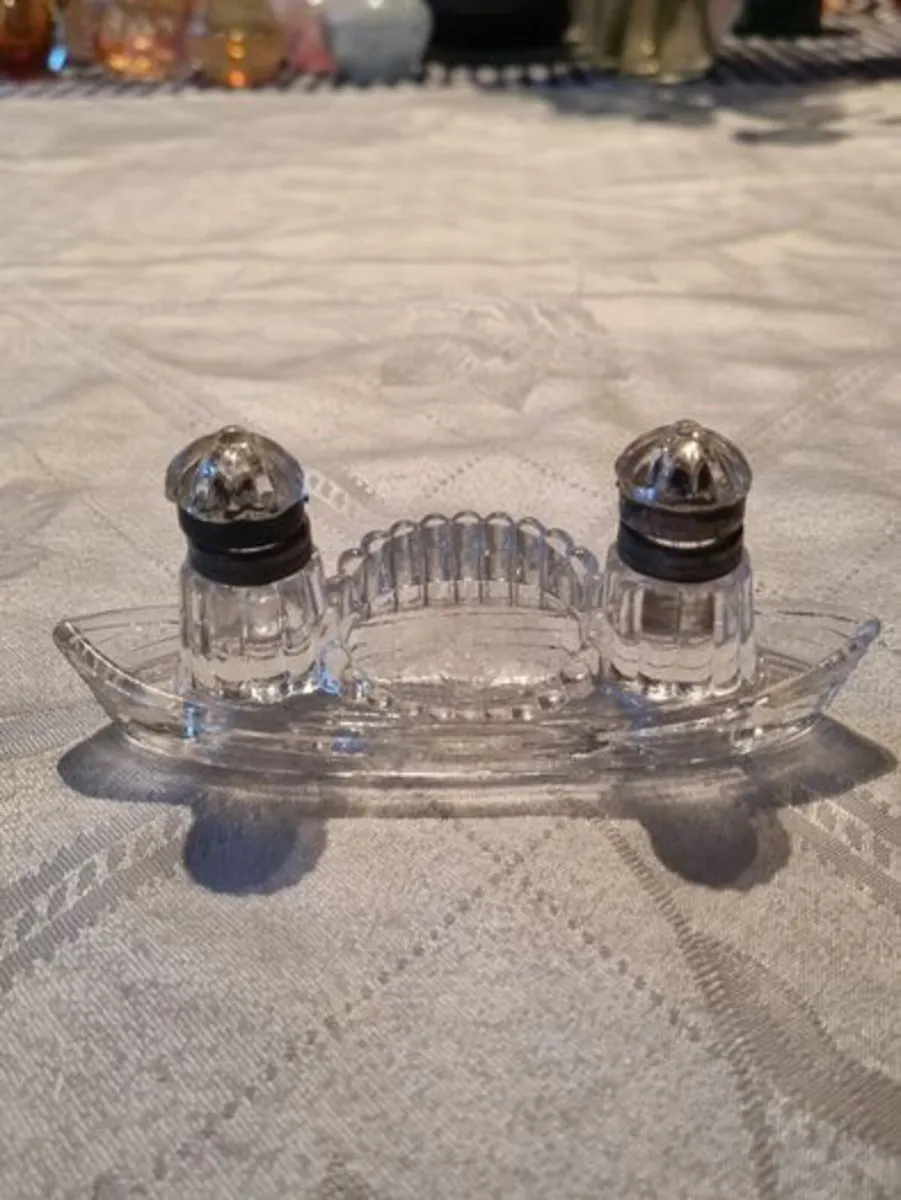 Antique Glass Double inkwell in boat form - Image 2