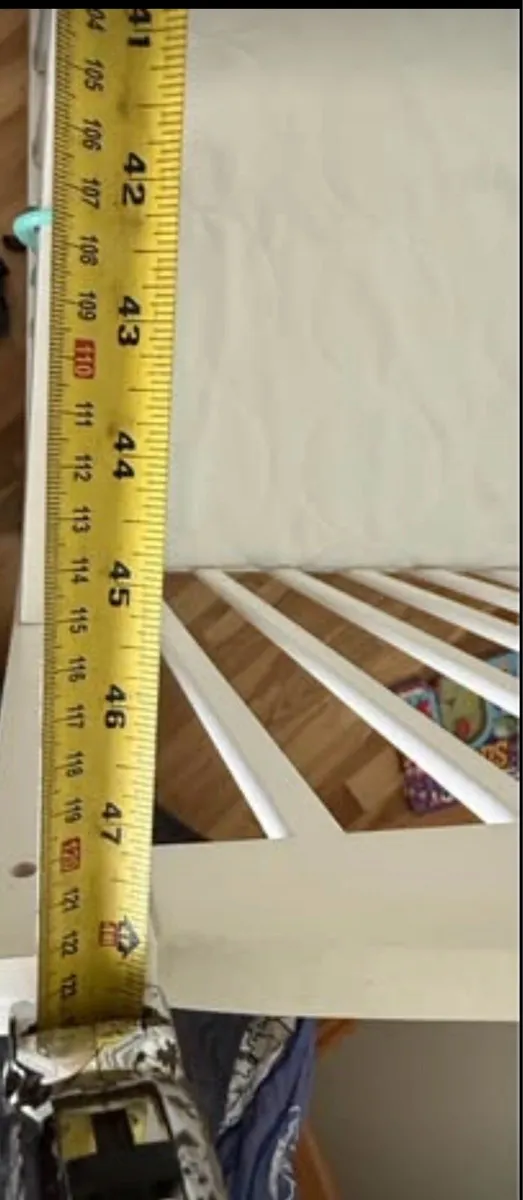 Cot 2 in 1 Transform to toddler bed - Image 3