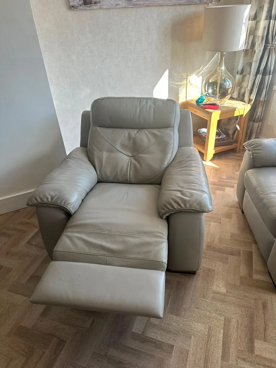Sofa - Image 4