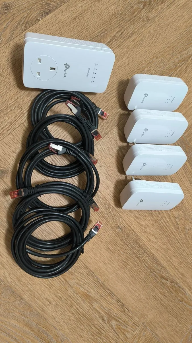TP-Link Powerline Network Bundle (AV1300 Wi-Fi & 4 - Image 3