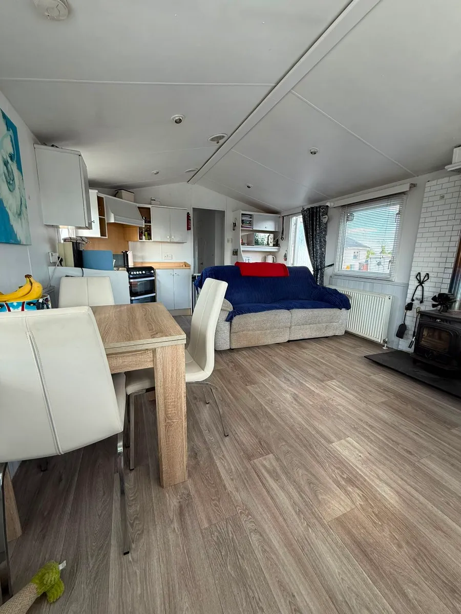 2 Bed Willerby Mobile Home - Image 4