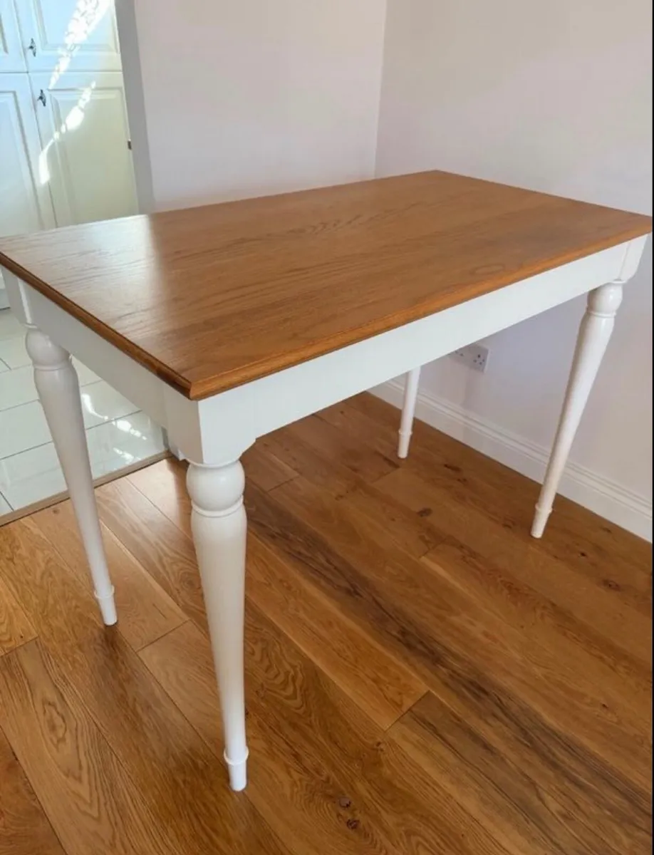 Bar dining table - Image 1