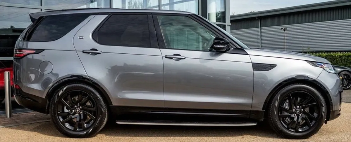 Land Rover Discovery Crew Cab - Image 3