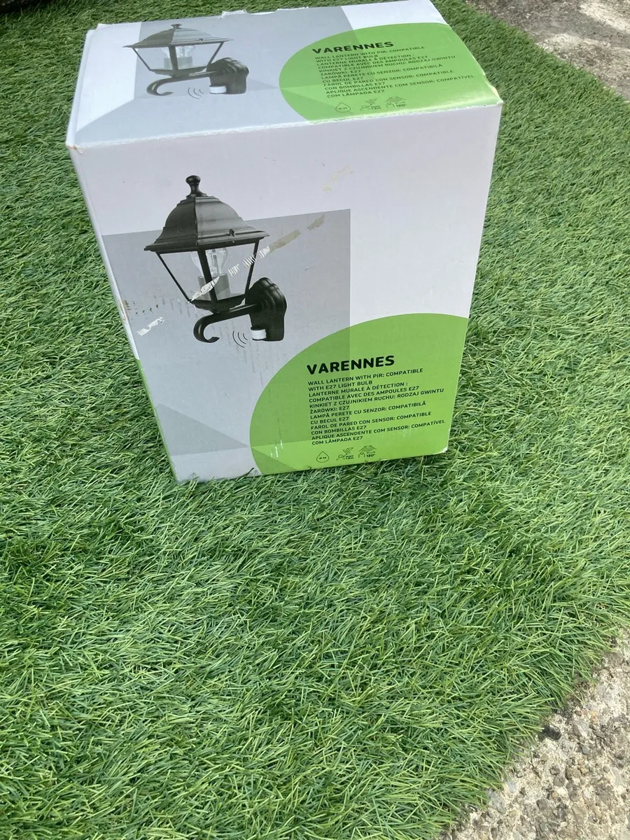 Wall light with sensor - Image 1