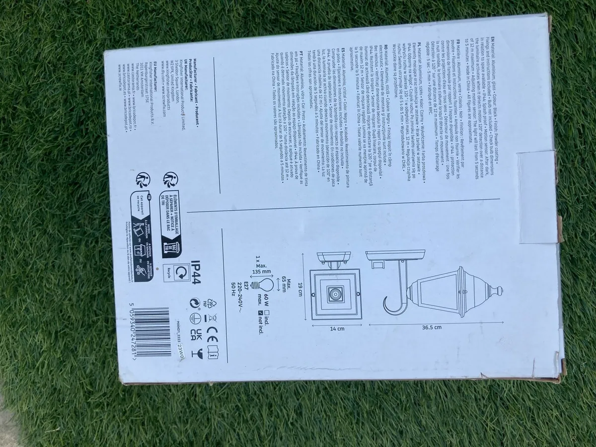 Wall light with sensor - Image 3