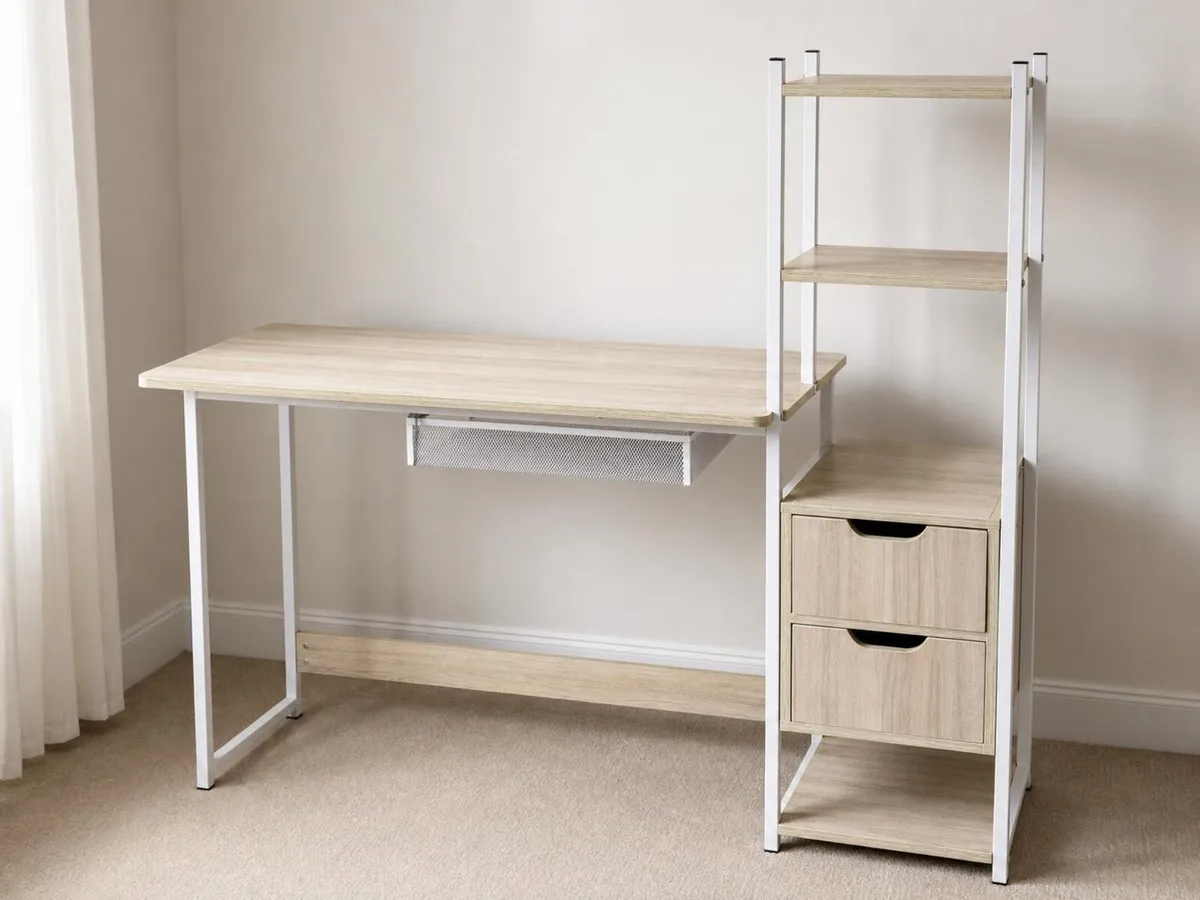 Office desk and chair - Image 1