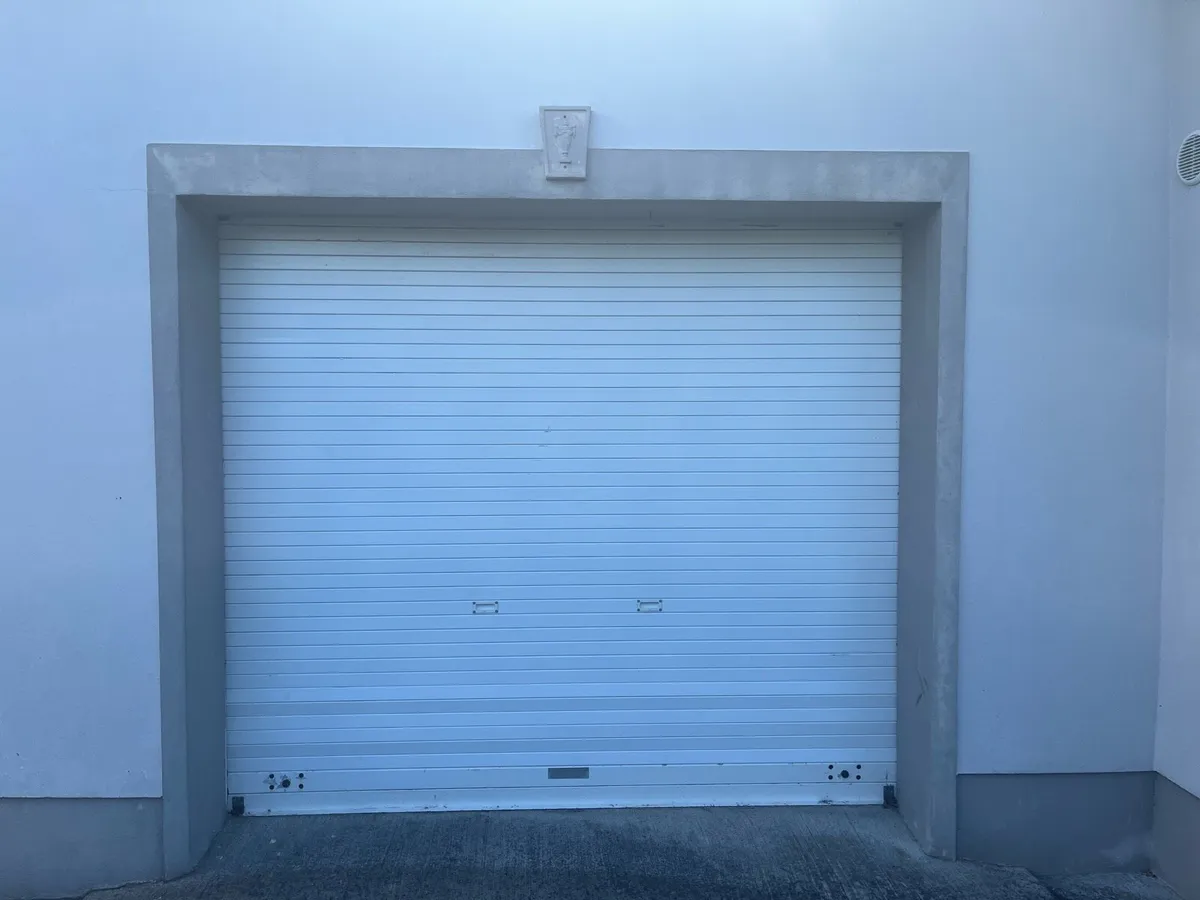 Garage roller door - Image 1