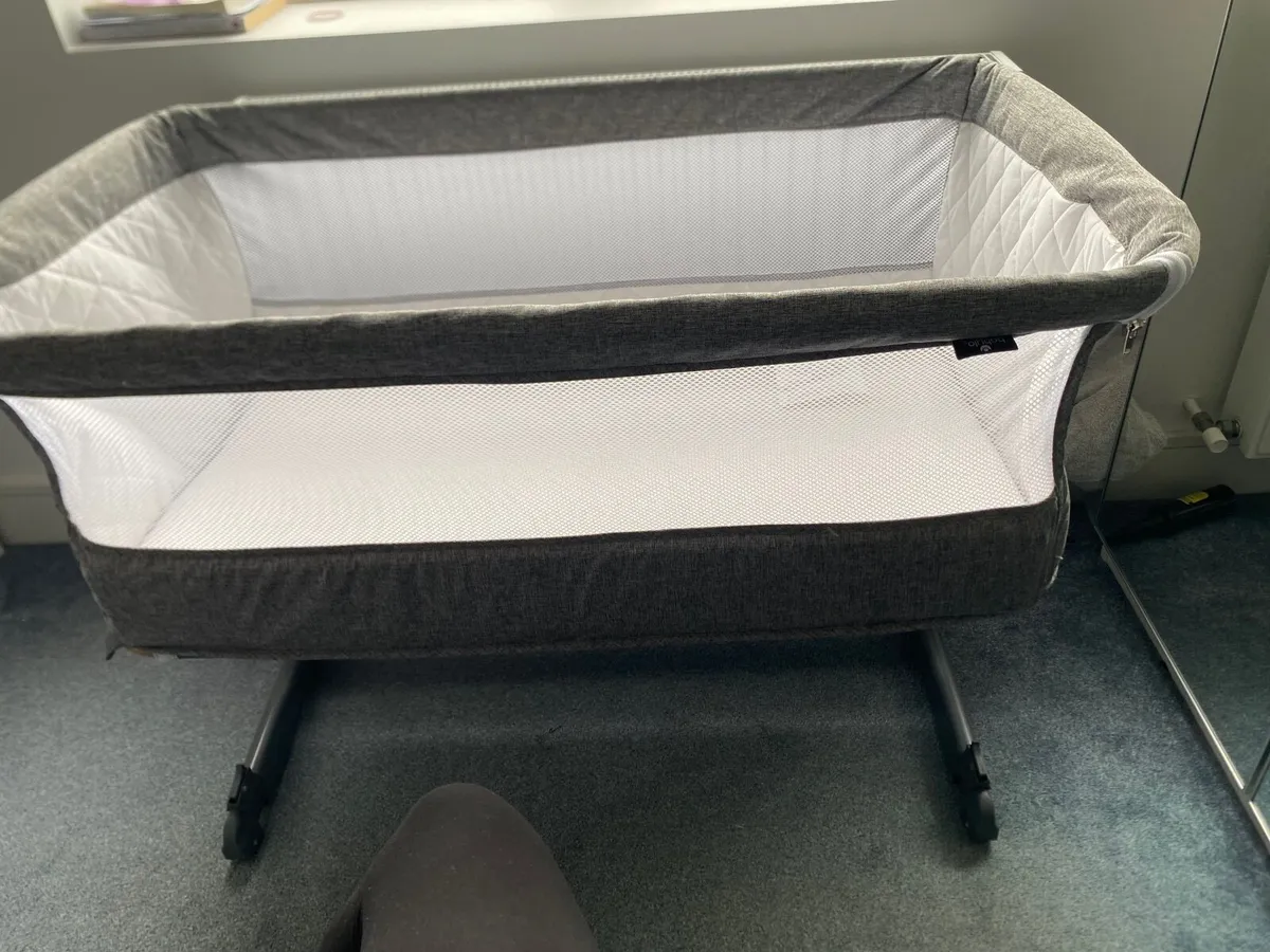 Baby cot - Image 1