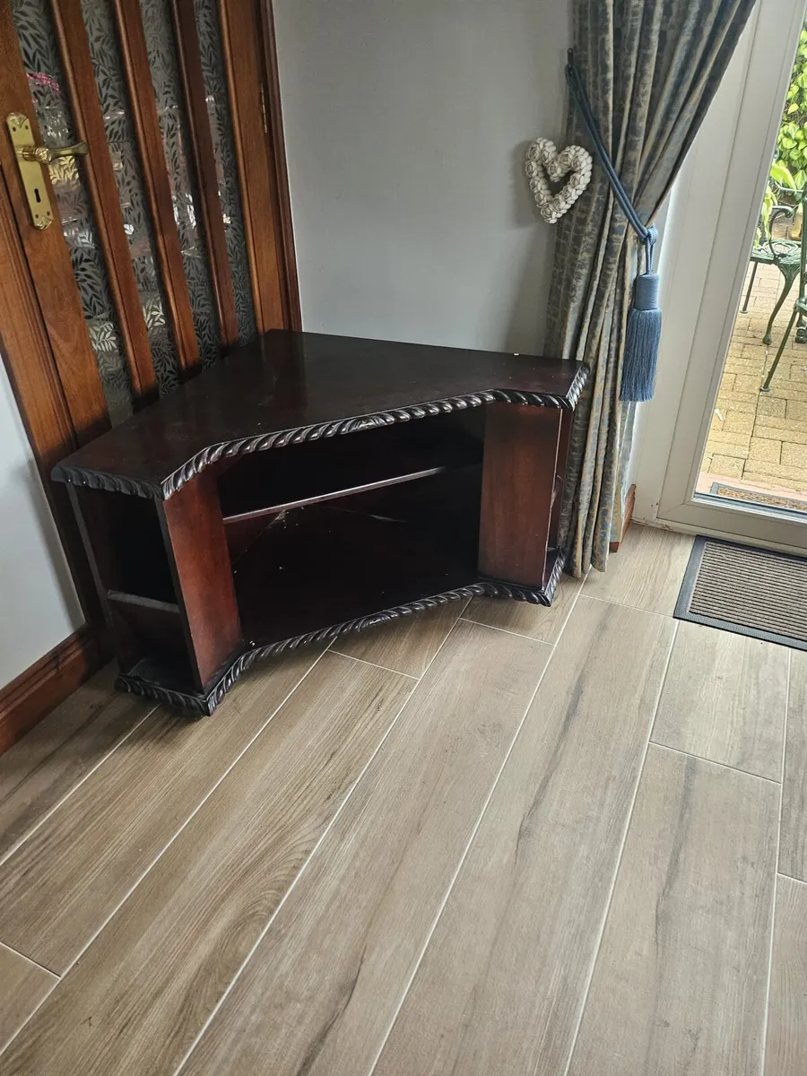 Mahogany Corner TV Unit - Image 2