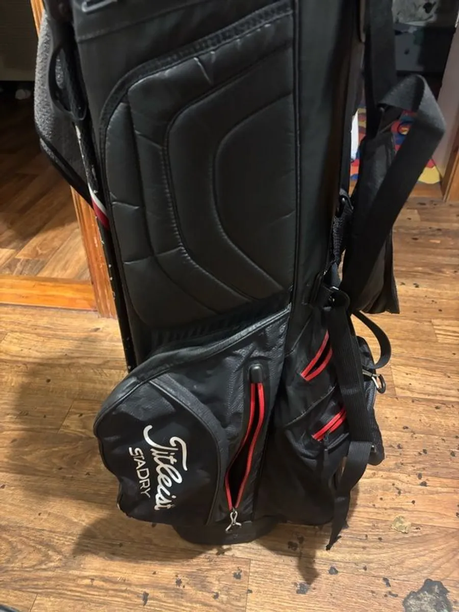 Titleist Carry Bag - Image 4