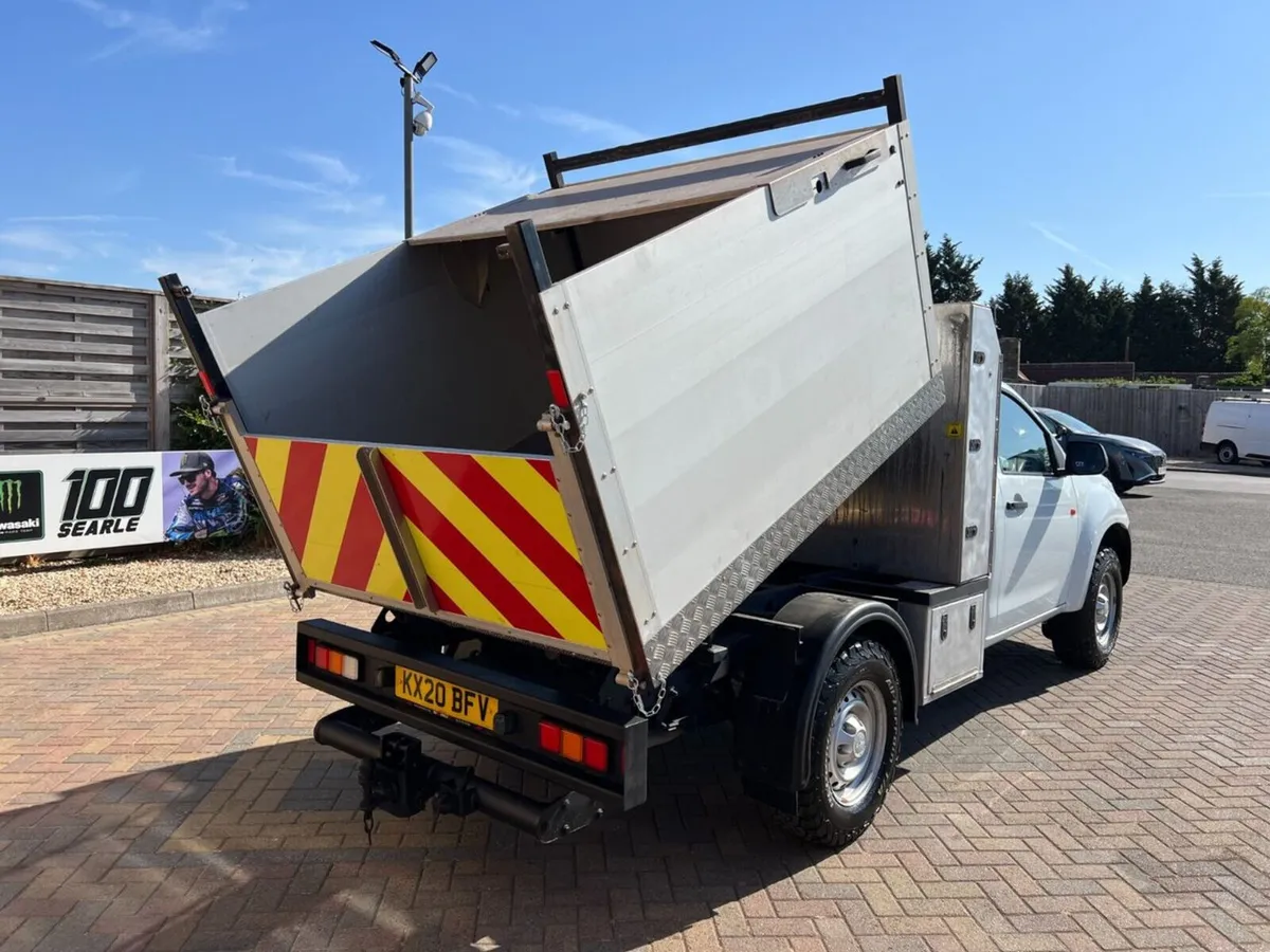 2020 Isuzu D-Max Tipper Van - Image 4