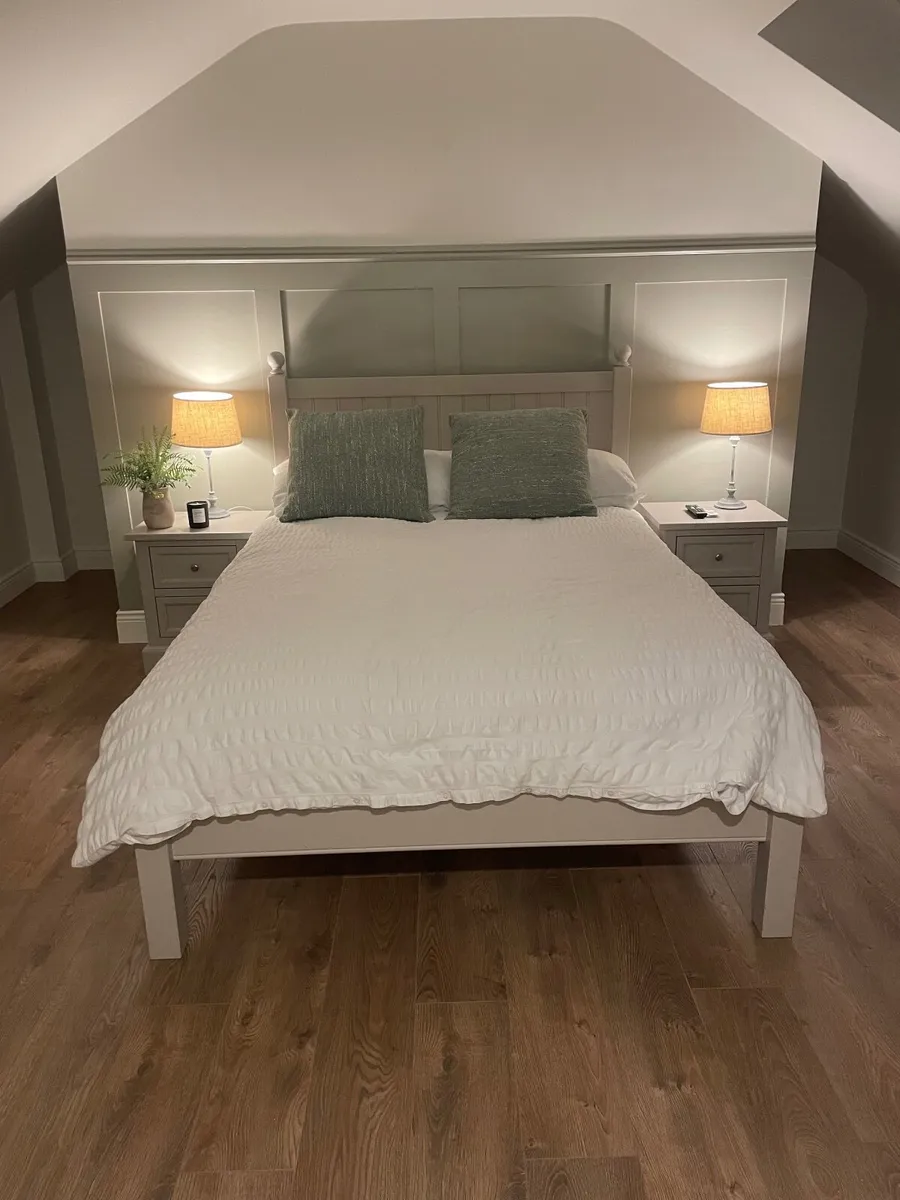 Double bed plus 2 lockers  - EZ living - Image 1